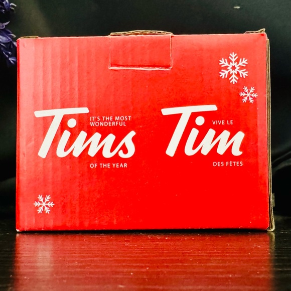 TIM HORTONS HOLIDAY SNOWFLAKE  MUG 2018 - NIB - Picture 10 of 15